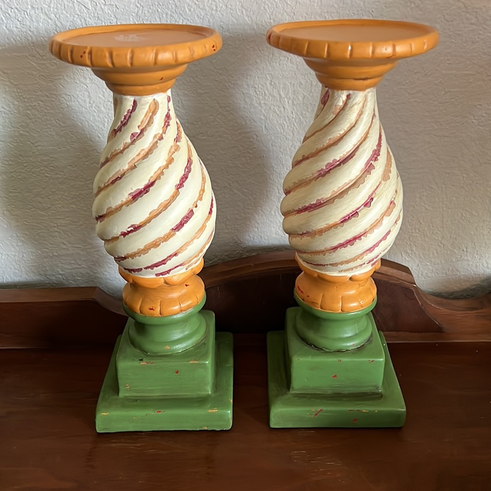 ❤️Southern Living pair Carousel Candlesticks, perfect condition!